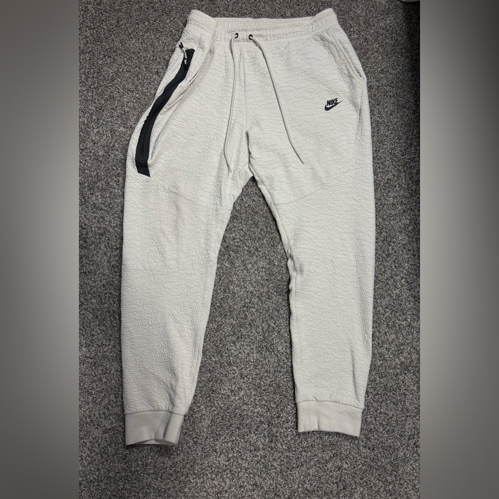 Nike Tech Fleece Pants XL